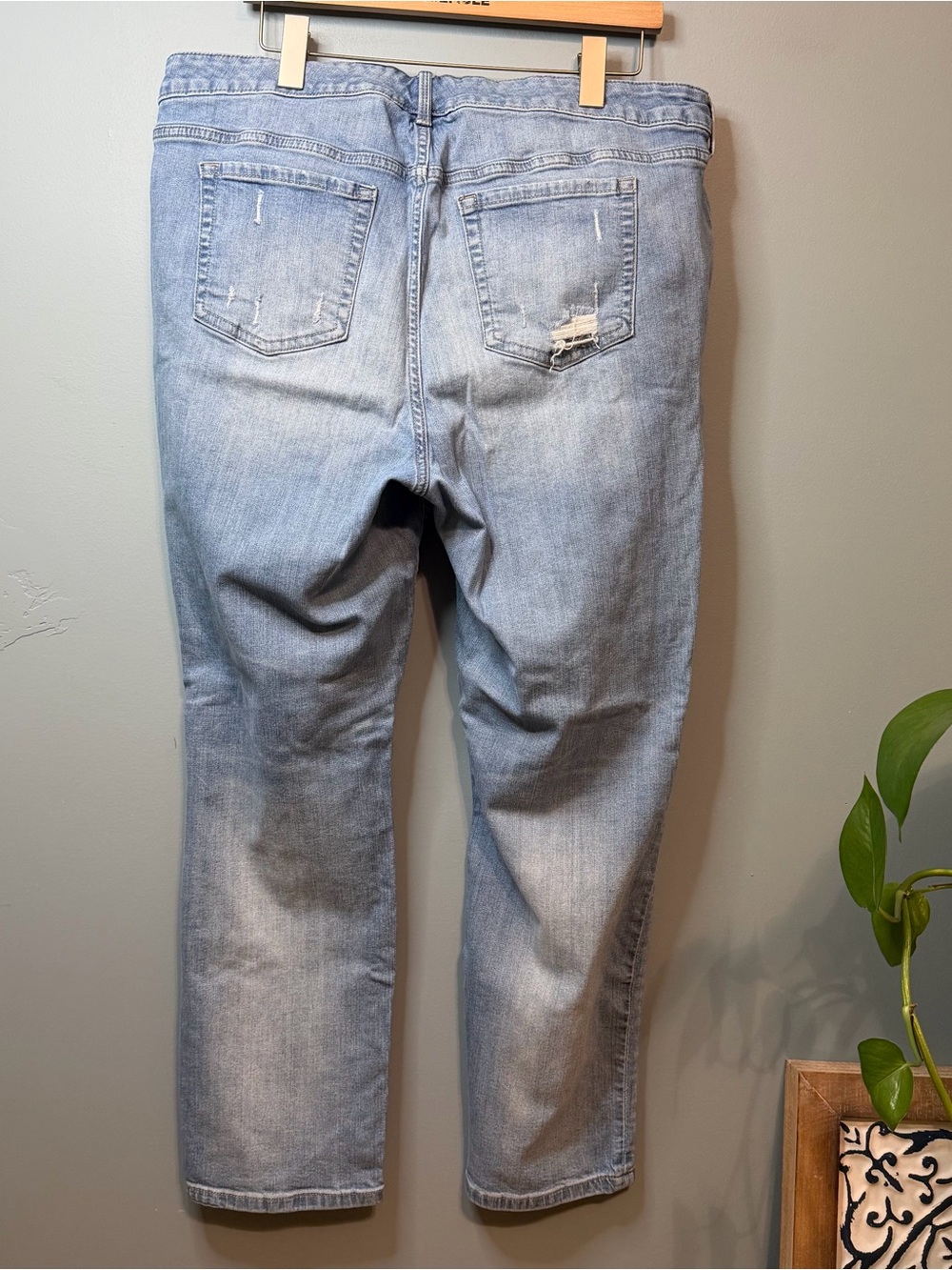 Torrid Vintage Stretch Boyfriend Straight Distressed Light Wash Jeans Size 18R - Picture 10 of 16